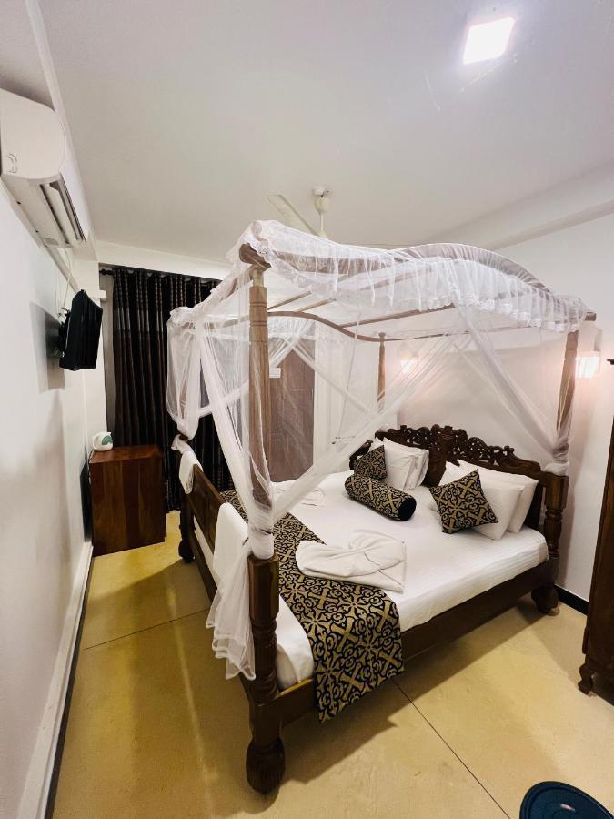 Top Secret Beach Hotel Матара Экстерьер фото