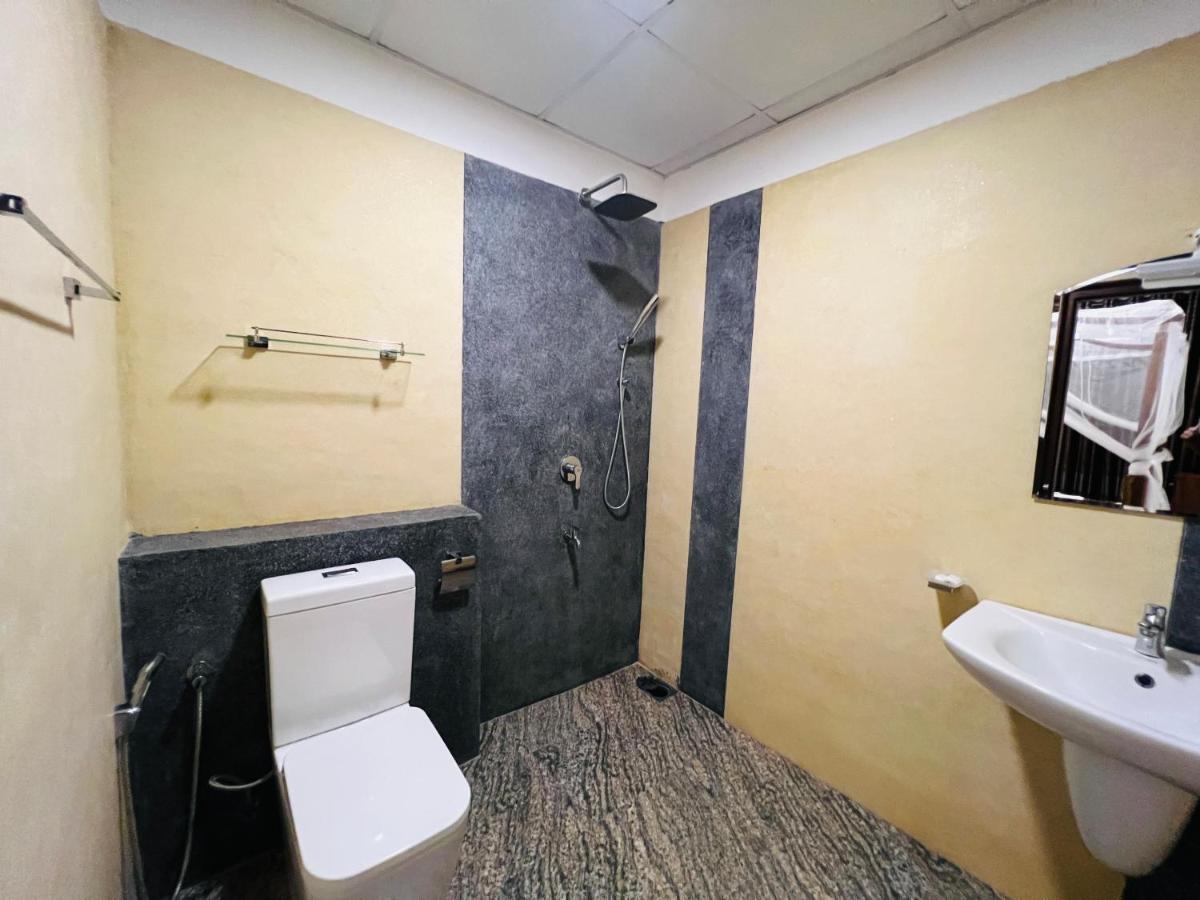 Top Secret Beach Hotel Матара Экстерьер фото