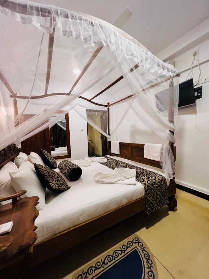 Top Secret Beach Hotel Матара Экстерьер фото