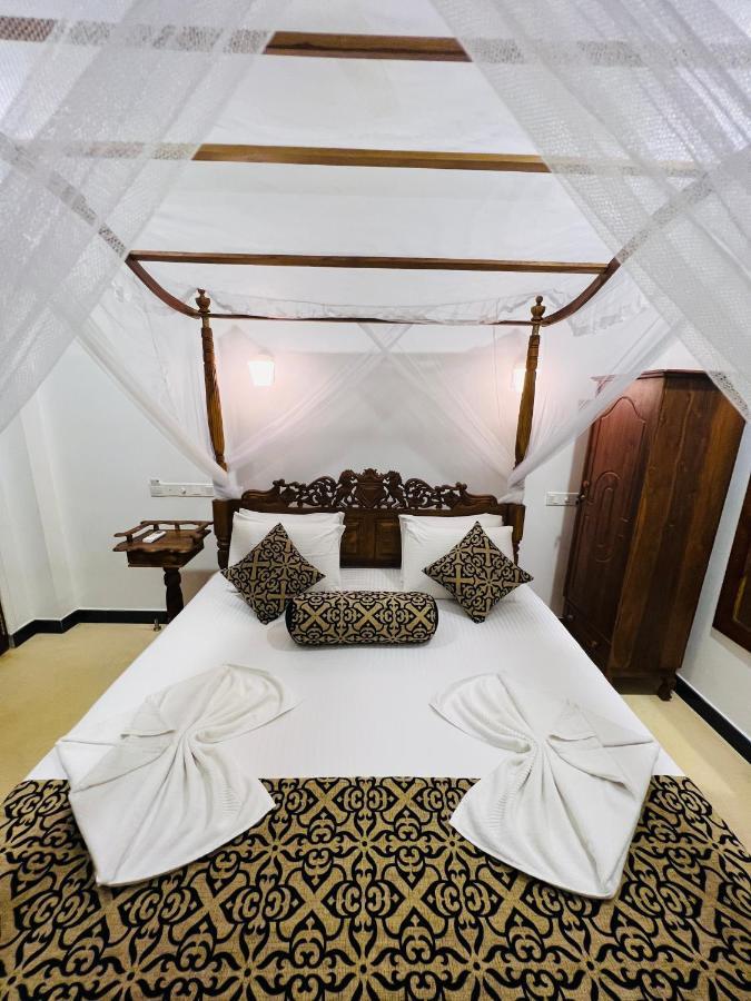 Top Secret Beach Hotel Матара Экстерьер фото