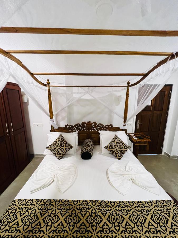 Top Secret Beach Hotel Матара Экстерьер фото
