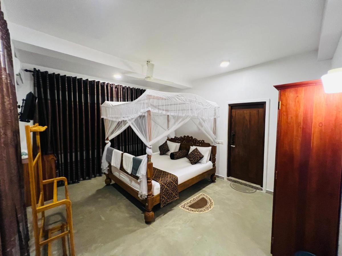 Top Secret Beach Hotel Матара Экстерьер фото