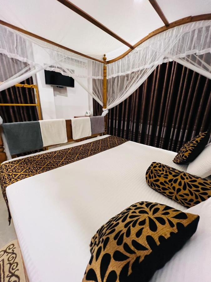 Top Secret Beach Hotel Матара Экстерьер фото