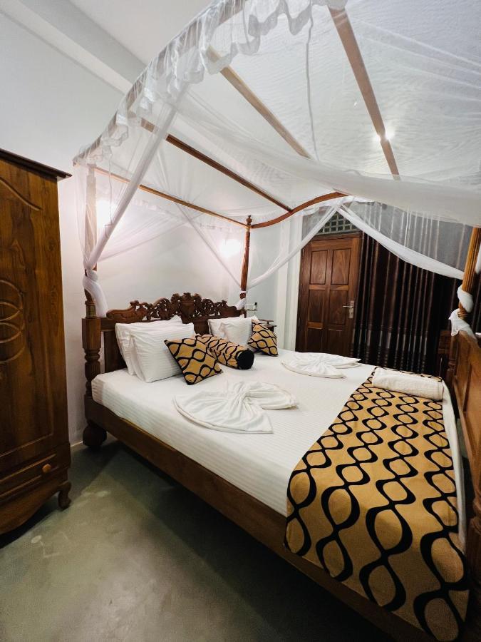Top Secret Beach Hotel Матара Экстерьер фото