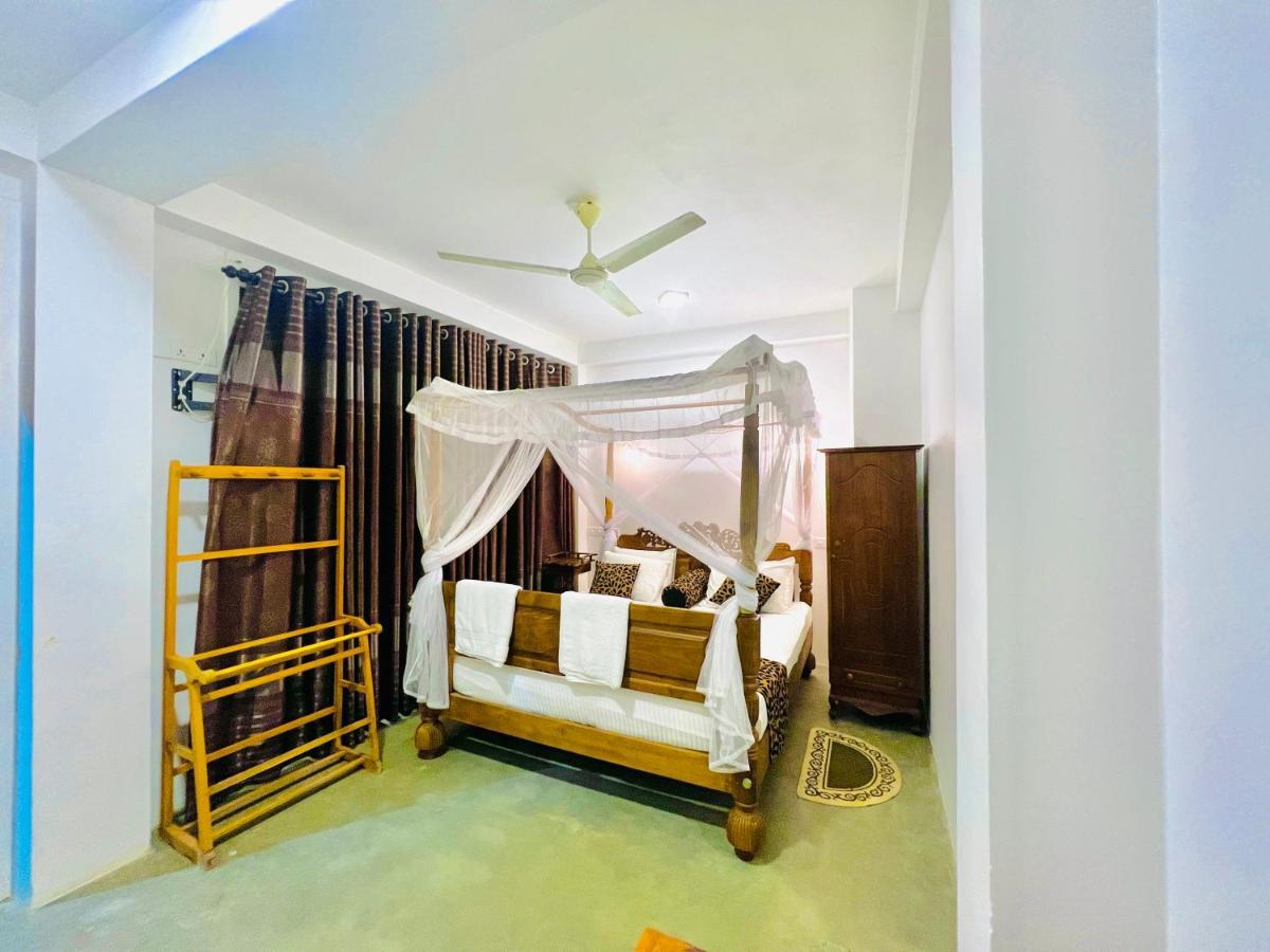 Top Secret Beach Hotel Матара Экстерьер фото