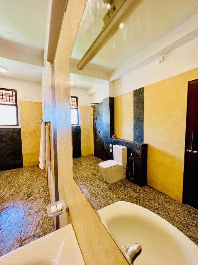 Top Secret Beach Hotel Матара Экстерьер фото