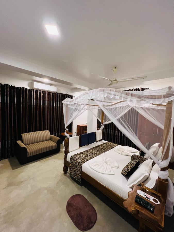 Top Secret Beach Hotel Матара Экстерьер фото