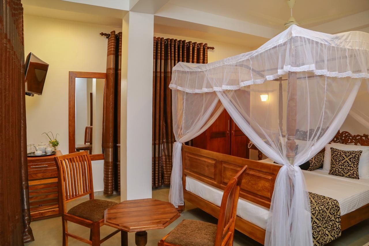 Top Secret Beach Hotel Матара Экстерьер фото
